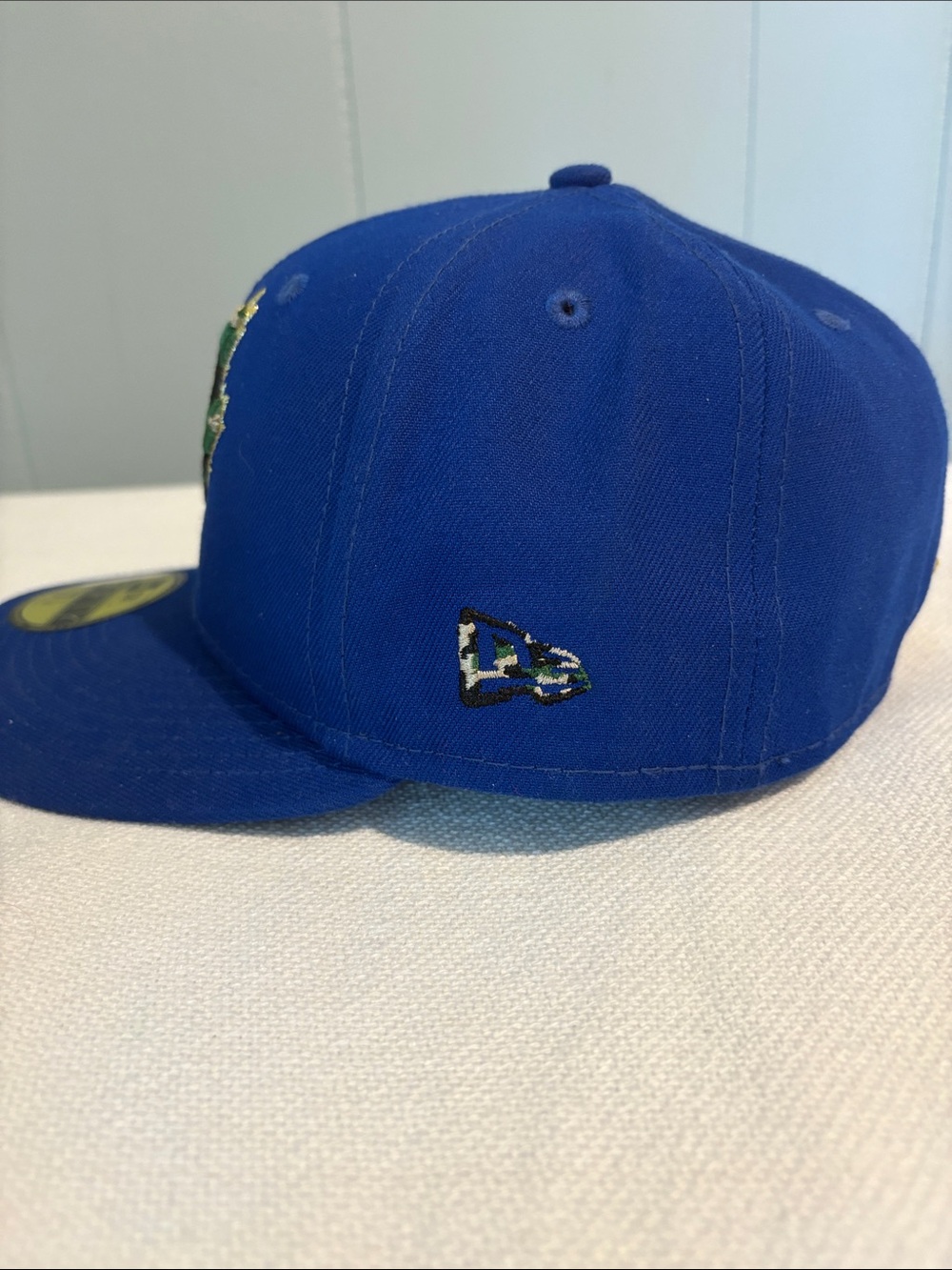 New Era Royal Blue Fitted Cap with camo brim and Gold Embroidered Logo - Picture 5 of 8